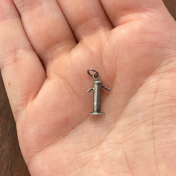 Vintage 925 Sterling Silver Water Pump Moves Pendant Bracelet Charm - Picture 1 of 5